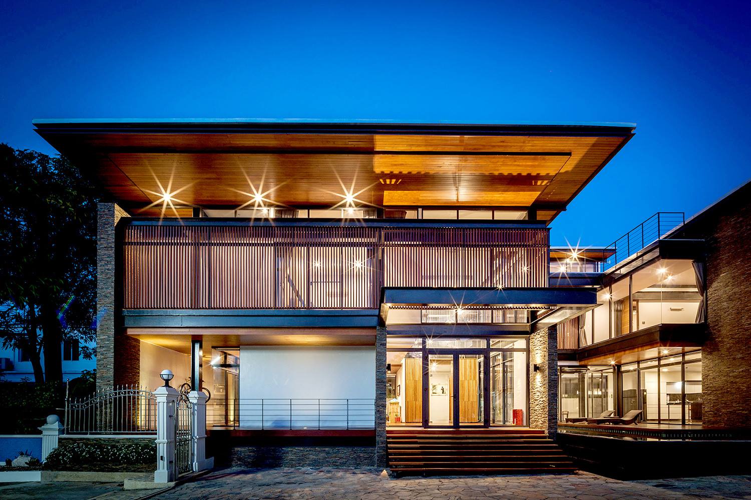 Arthid House : เชื่อมต่อความสุข ด้วยสถาปัตยกรรมเหล็ก