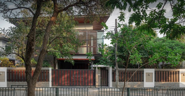 Maneeya House แปลงโฉมบ้านขนาดไม่เล็ก ไม่ใหญ่ สู่นิยามใหม่ของคำว่า ‘พอดี’