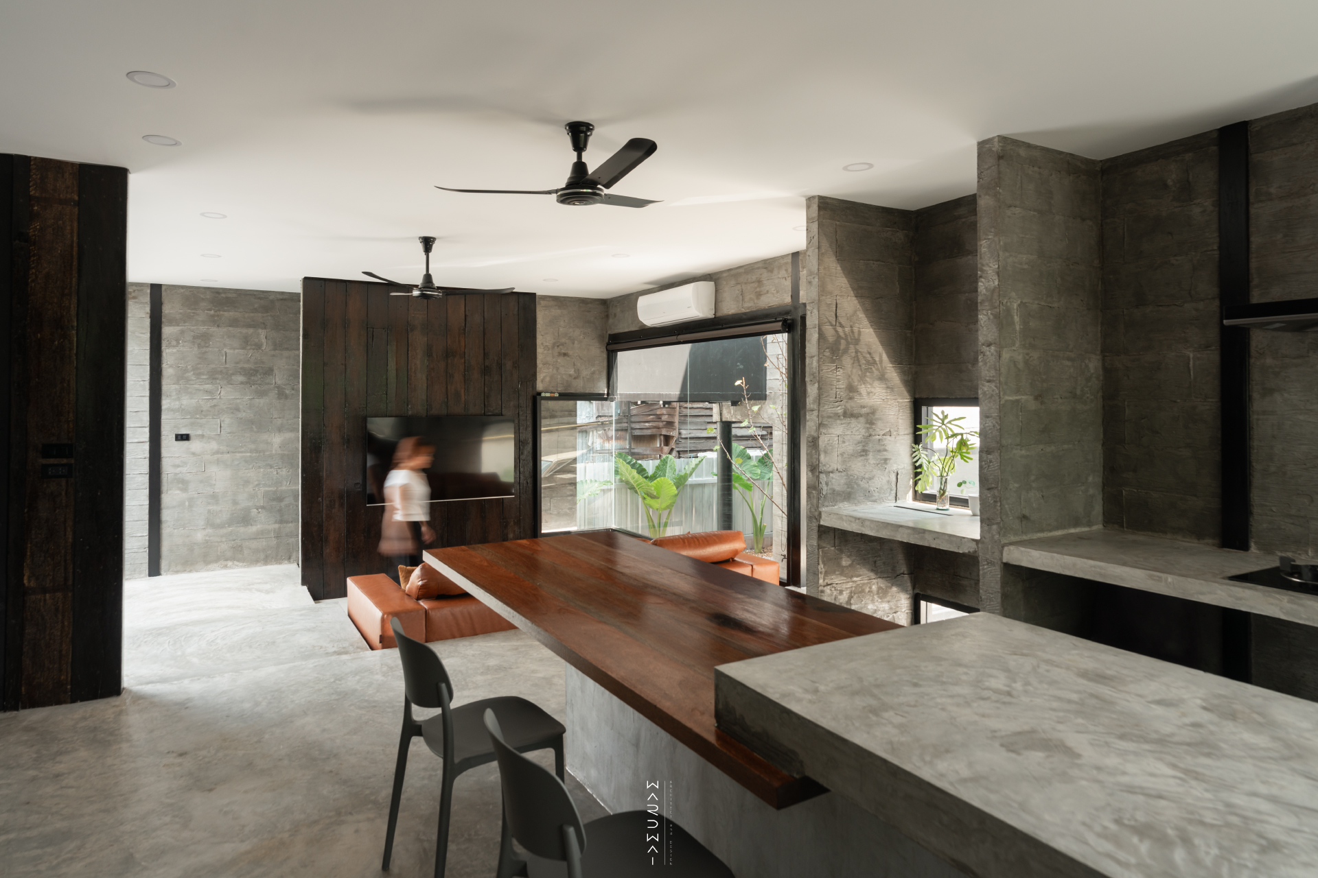 J107 Project บ้านทรงกล่องสไตล์ดิบ ที่เป็นมิตรกับผู้พักอาศัยด้วยแนวคิดของการเปิดรับ ...