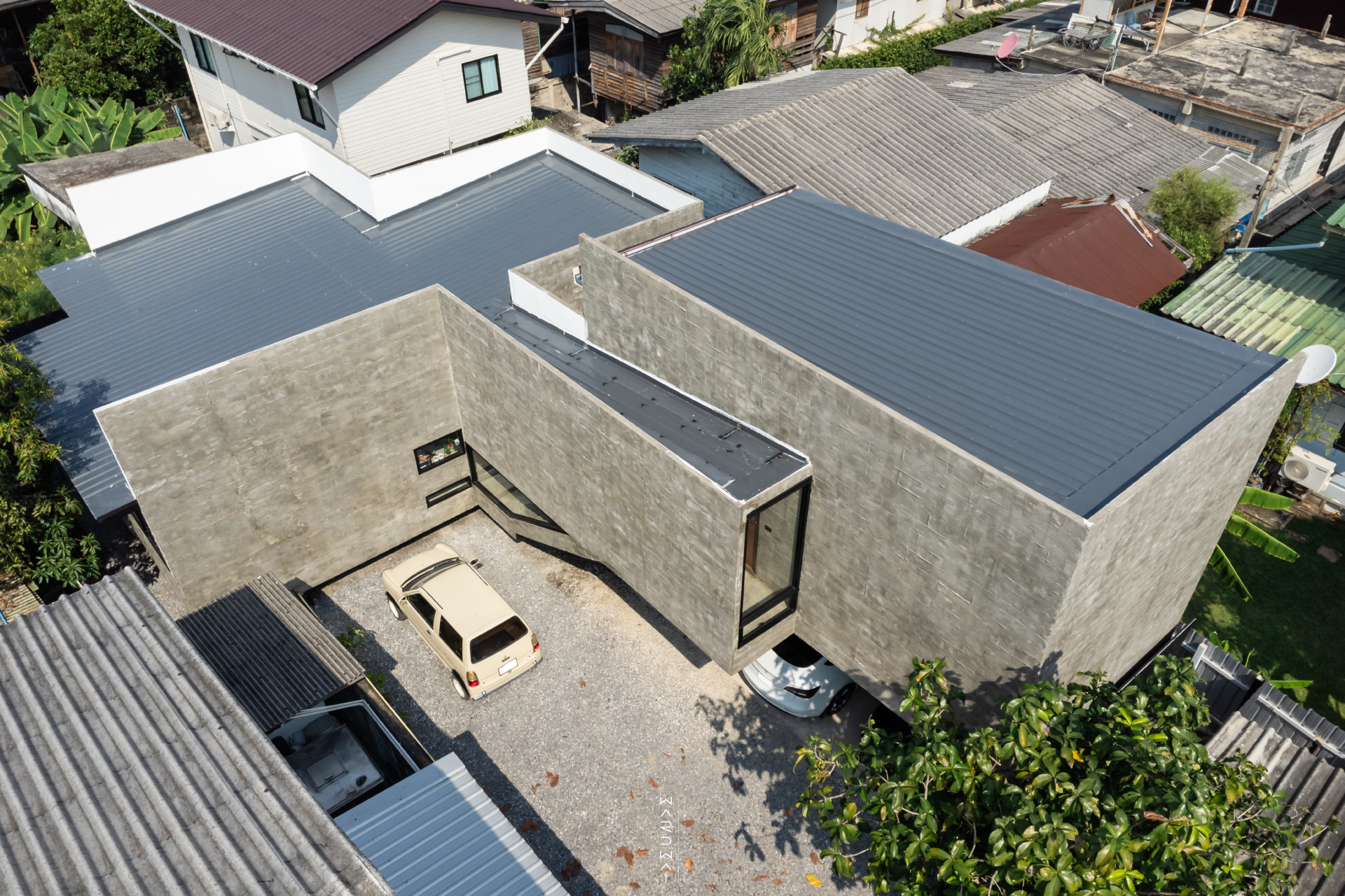 J107 Project บ้านทรงกล่องสไตล์ดิบ ที่เป็นมิตรกับผู้พักอาศัยด้วยแนวคิดของการเปิดรับ ...