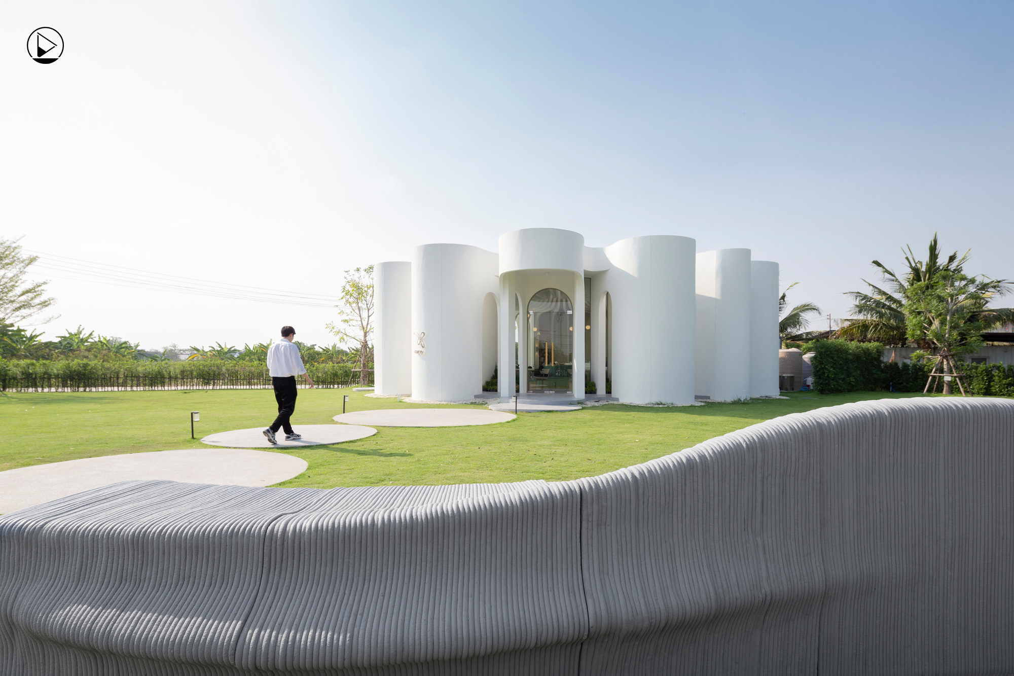 Curvy Dining คาเฟ่ดอกเดซี่สีขาวที่เติบโตและงดงาม ตามแบบฉบับของธรรมชาติ